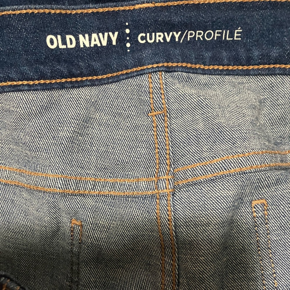 2 pairs of jean shorts DKNY  Relaxed Fit and Old Navy Curvy profile denim short - Picture 7 of 8